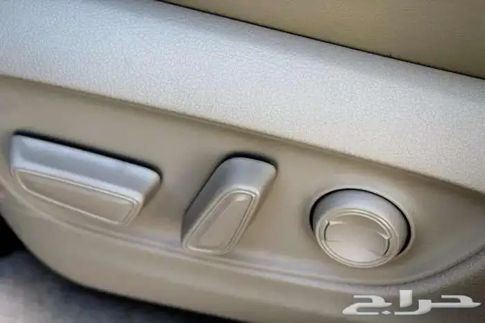 تويوتا لاندكروزر جي اكس ار 4 بنزين 2025 سعودي 10