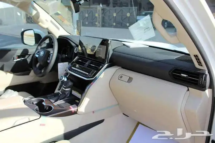 تويوتا لاندكروزر جي اكس ار 4 بنزين 2025 سعودي 6