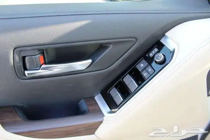 تويوتا لاندكروزر جي اكس ار 4 بنزين 2025 سعودي 2