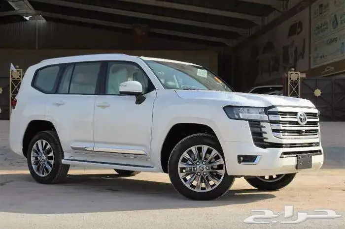 تويوتا لاندكروزر جي اكس ار 4 بنزين 2025 سعودي 0