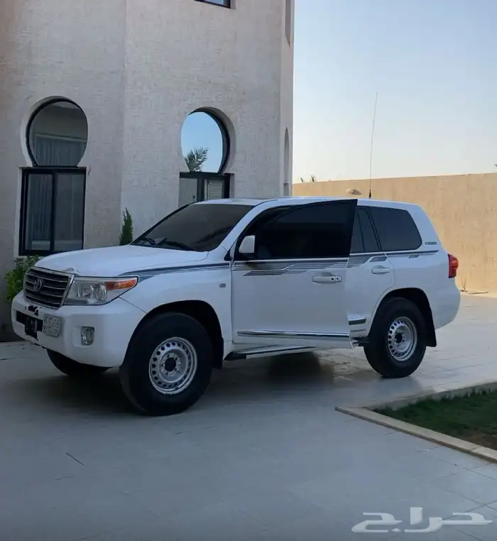 لاندكروز GX 3