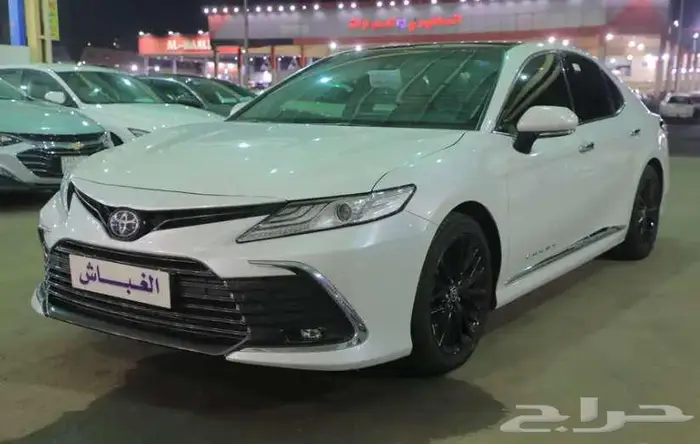 تويوتا كامري موديل 2023 فل كامل جراندي ( 6 سلندر ) 2