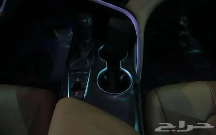 تويوتا كامري موديل 2023 فل كامل جراندي ( 6 سلندر ) 12