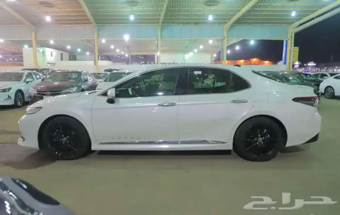 تويوتا كامري موديل 2023 فل كامل جراندي ( 6 سلندر ) 5