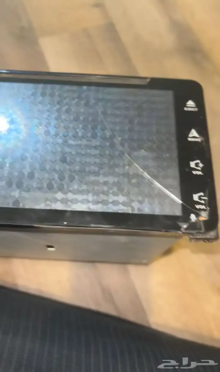 شاشة شاص وكاله فيها كسر خفيفه مايضر 3