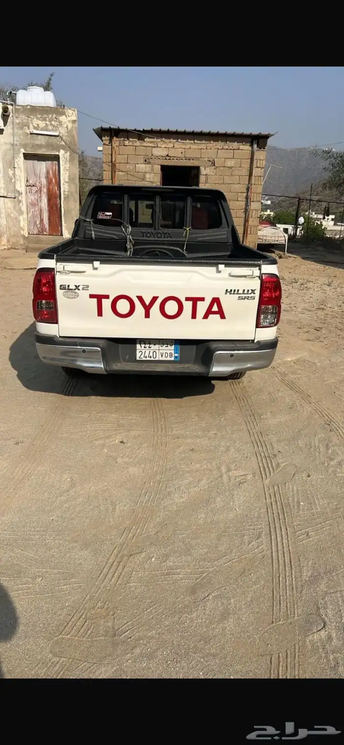 هايلوكس 2017 سعودي نظيف جدا جدا 2