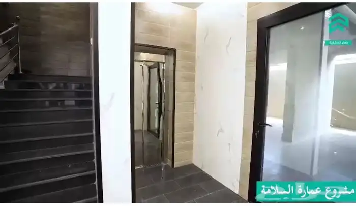 شقة 4 غرف فاخرة 640 الف فقط حي السلامة 1