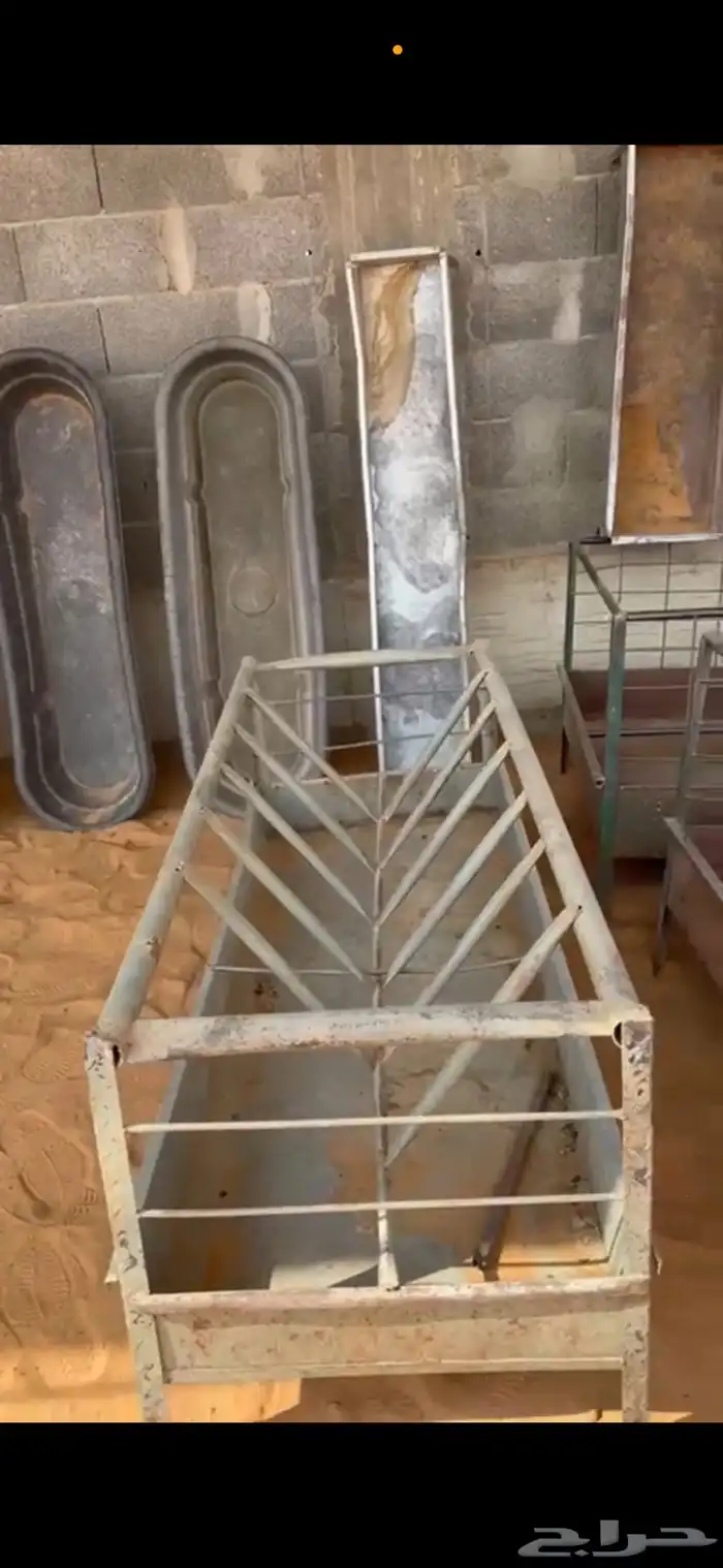 للبيع معالف غنم و معالف شعير 4