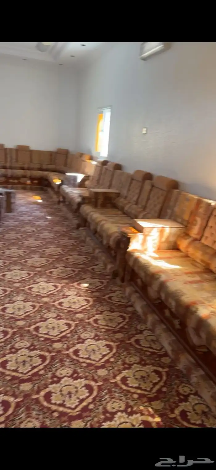 كنب مجلس رجال كبير وكنب مجلس حريم مع الطاولات 1