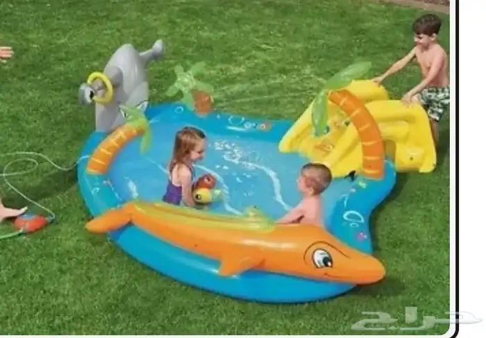 مسبح اطفال مع العاب 0