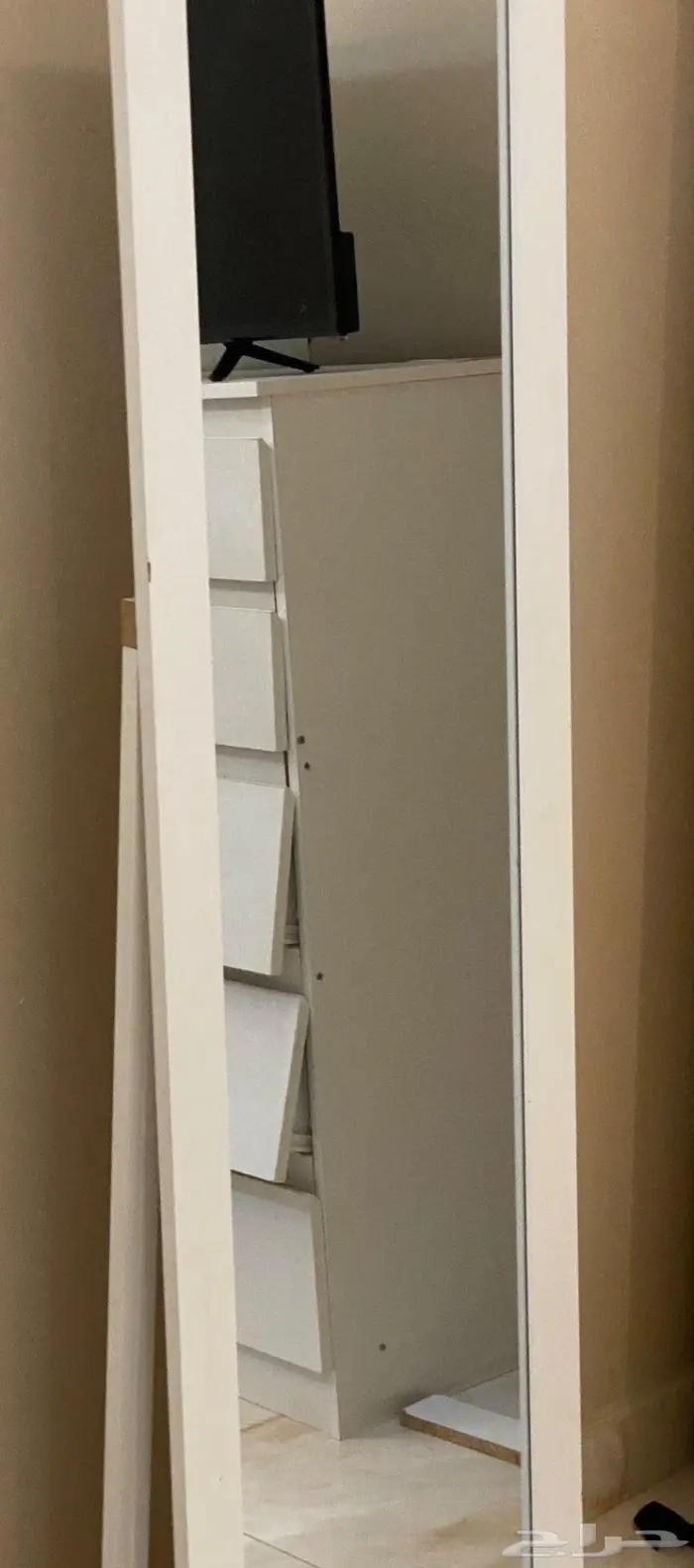 غرفة نوم لون ابيض 1