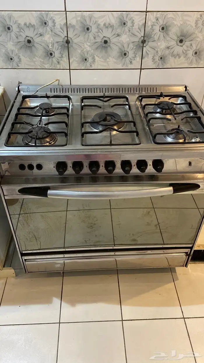 فرن غاز زجاج فضي بحالة جيدة 0