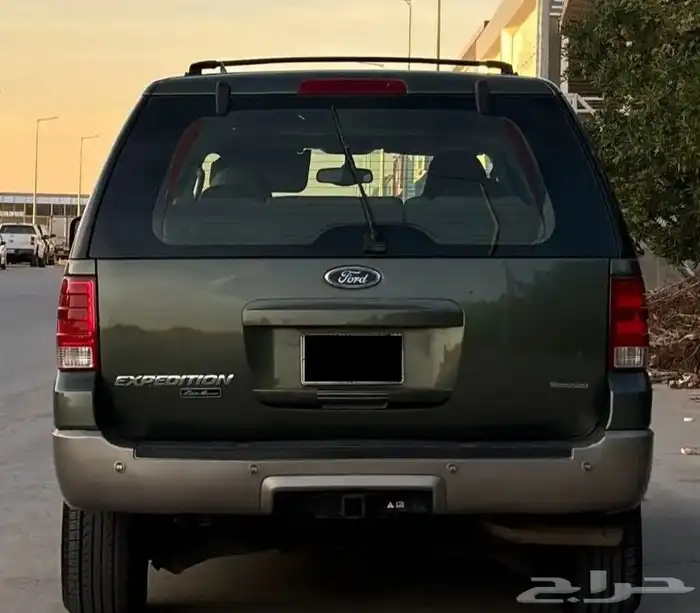 للبيع بسعر لقطة سيارة فورد اكسبيدشن 4