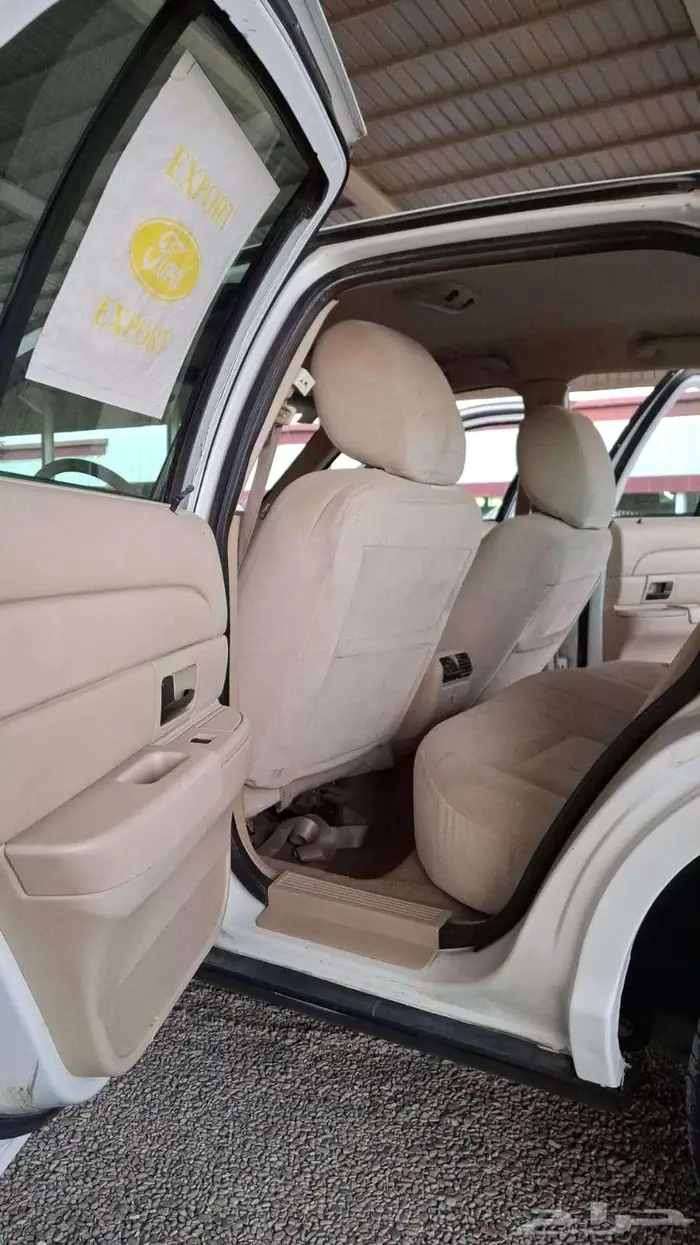 فورد كراون فكتوريا 2011 6