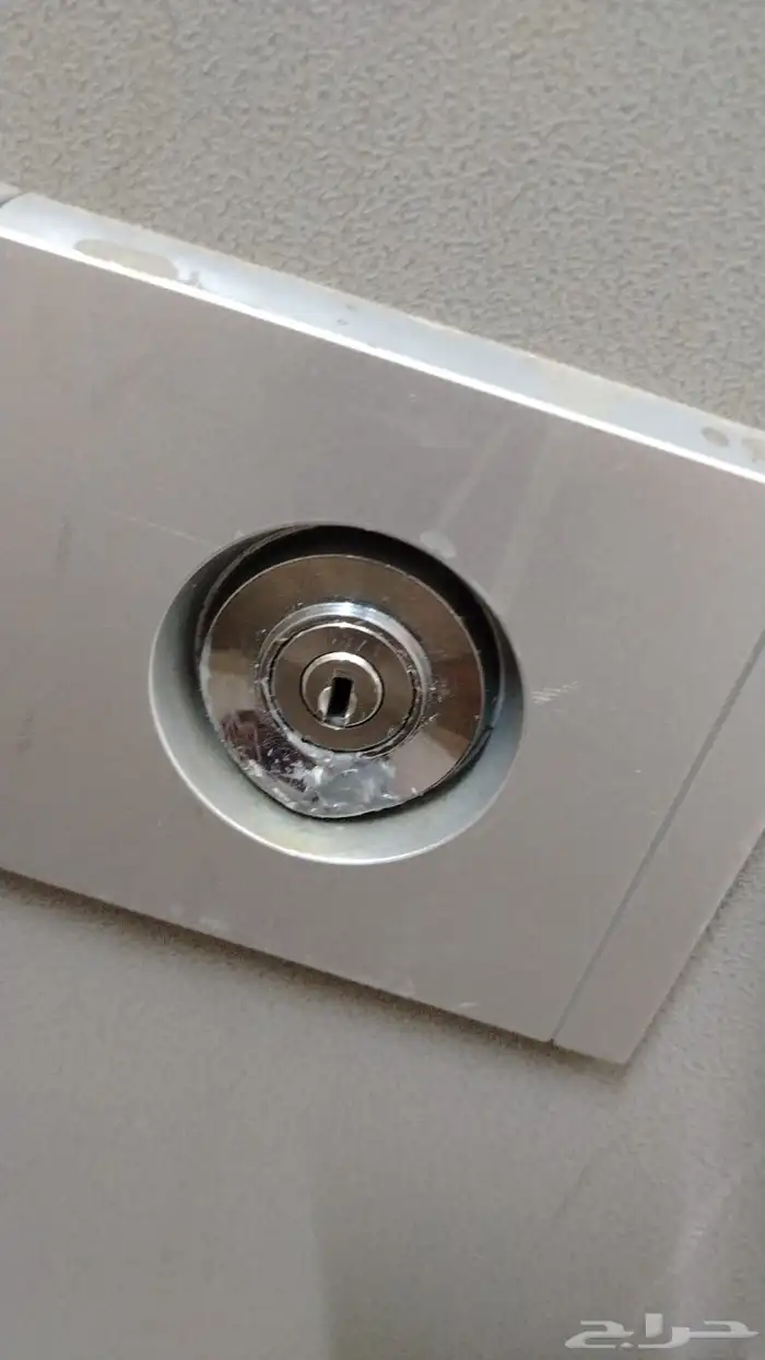 نسخ وبرمجة المفاتيح البصمة والعادي فتح شقق وخزنات تصليح ريمو 7