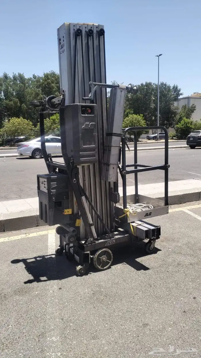 سلم عمودي كهربائي ارتفاع 12 متر وزنه نص طن للايجار 3