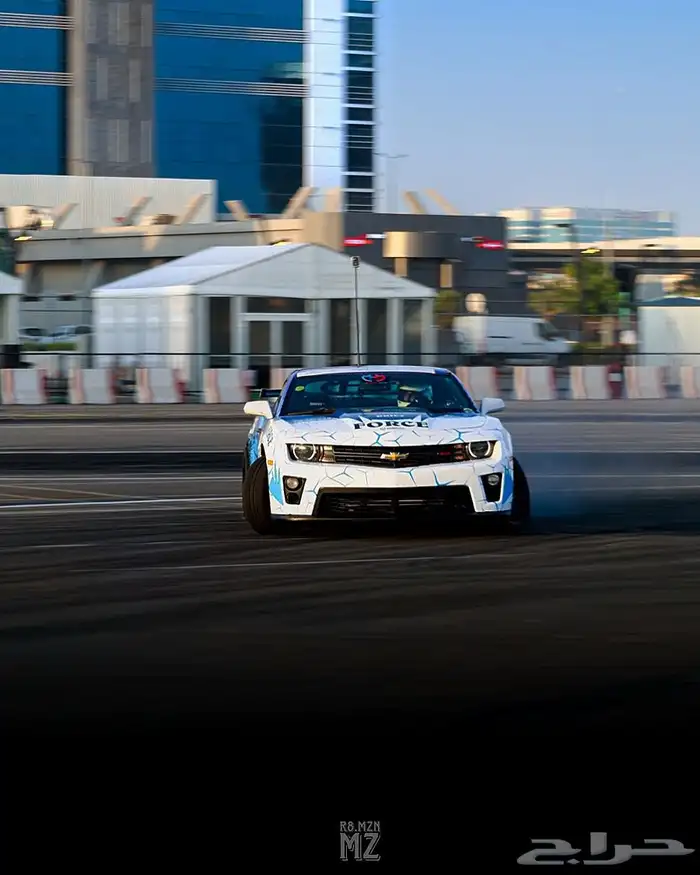 مصور سيارات 1