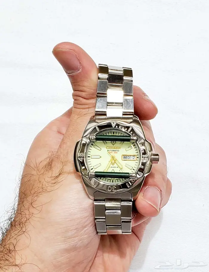 ساعة سيتيزن مضيئة بالظلام يابانية اصلية كبيرة 3