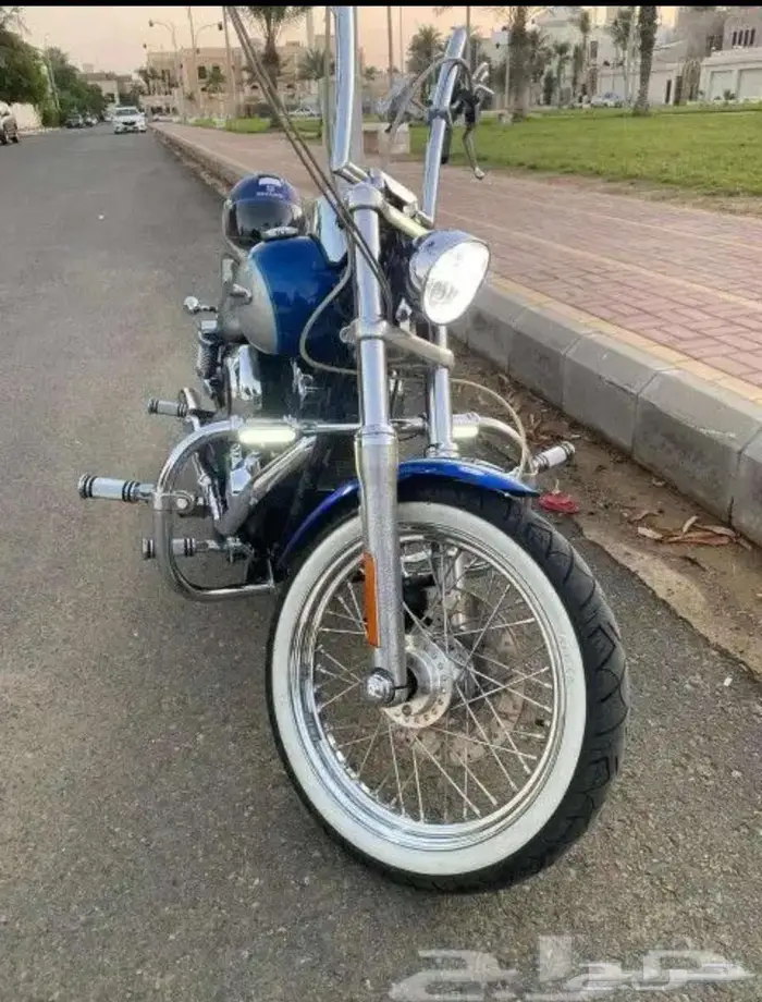 Harley Davidson dyna super glide custom 2010 5