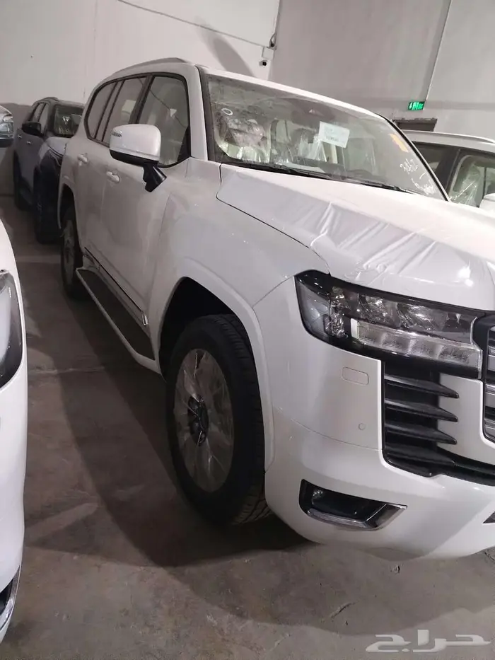 لاندكروزر جي اكس ار4 - 3.5 ستة سلندر بنزين (أبيض  2025) 0
