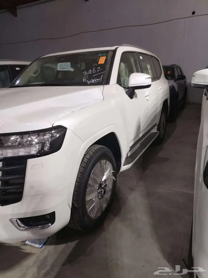 لاندكروزر جي اكس ار4 - 3.5 ستة سلندر بنزين (أبيض  2025) 2