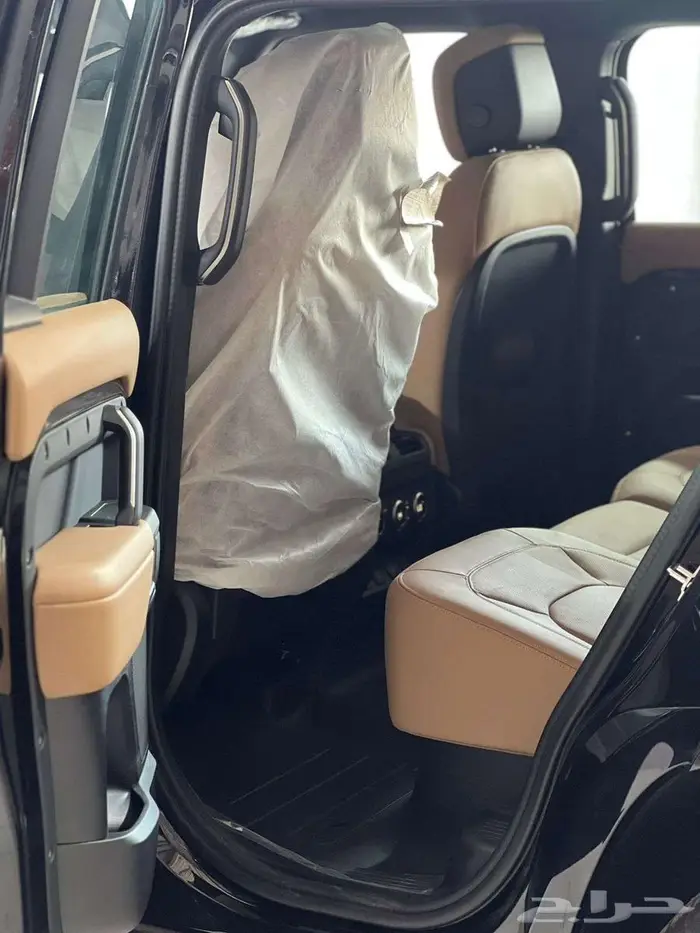 لاندروفر - ديفندر فل كامل خليجي موديل 2025 13