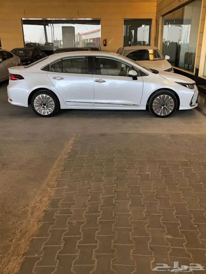 تويوتا كورولا GLI فل كامل موديل 2024 متوفر لدى الحسن 3