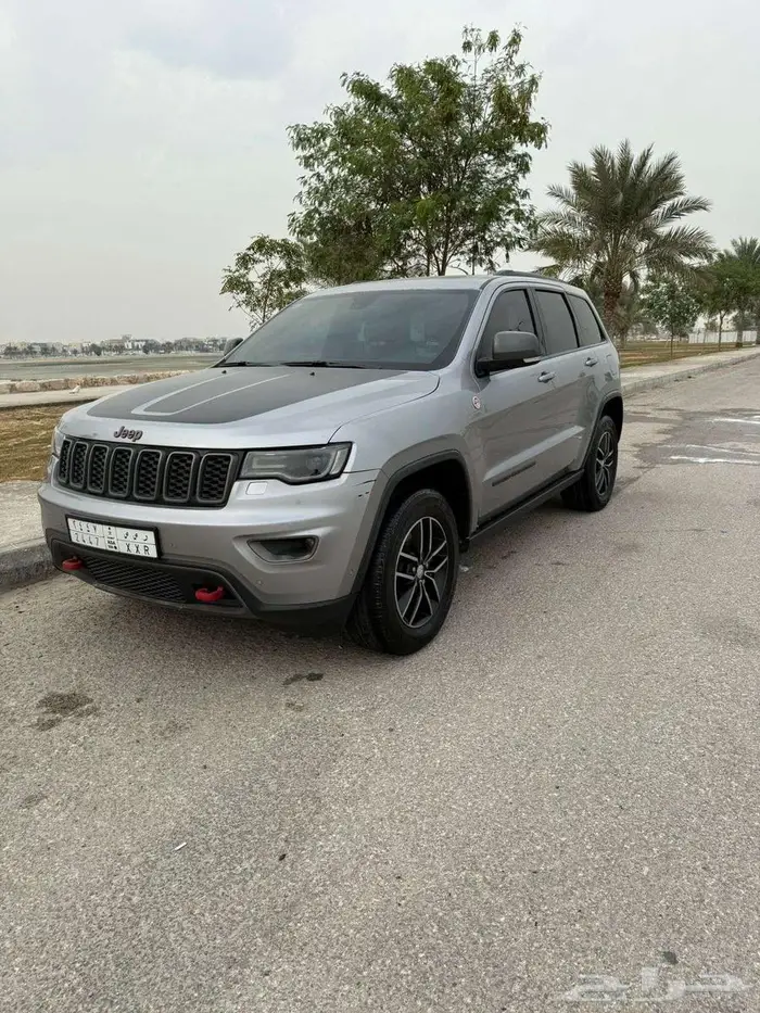 جيب جراند شيروكي تريل هوك2017 بانوراما فل كامل للبيع 2