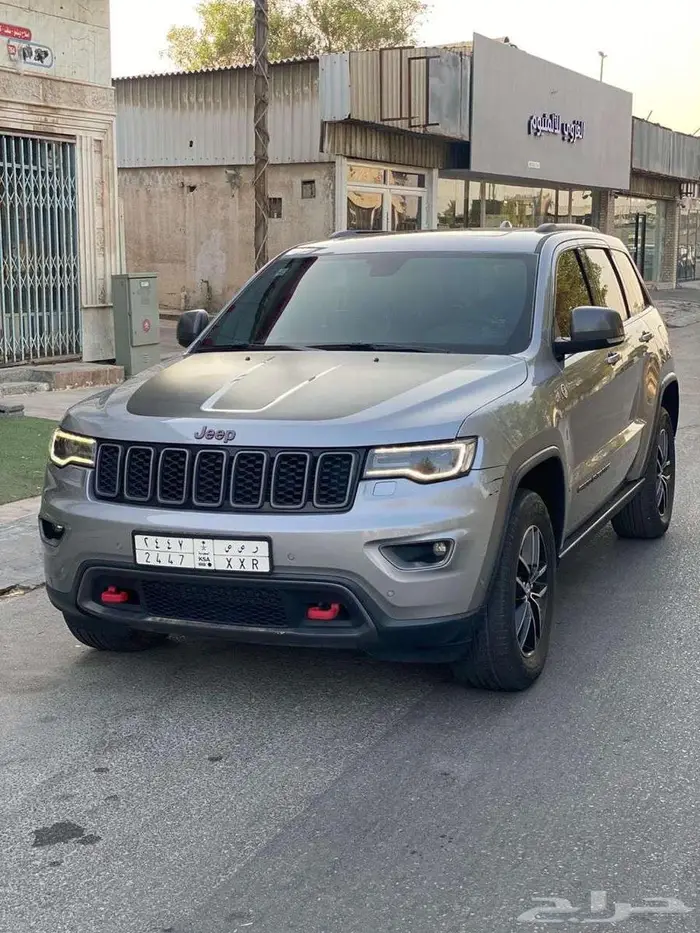 جيب جراند شيروكي تريل هوك2017 بانوراما فل كامل للبيع 10