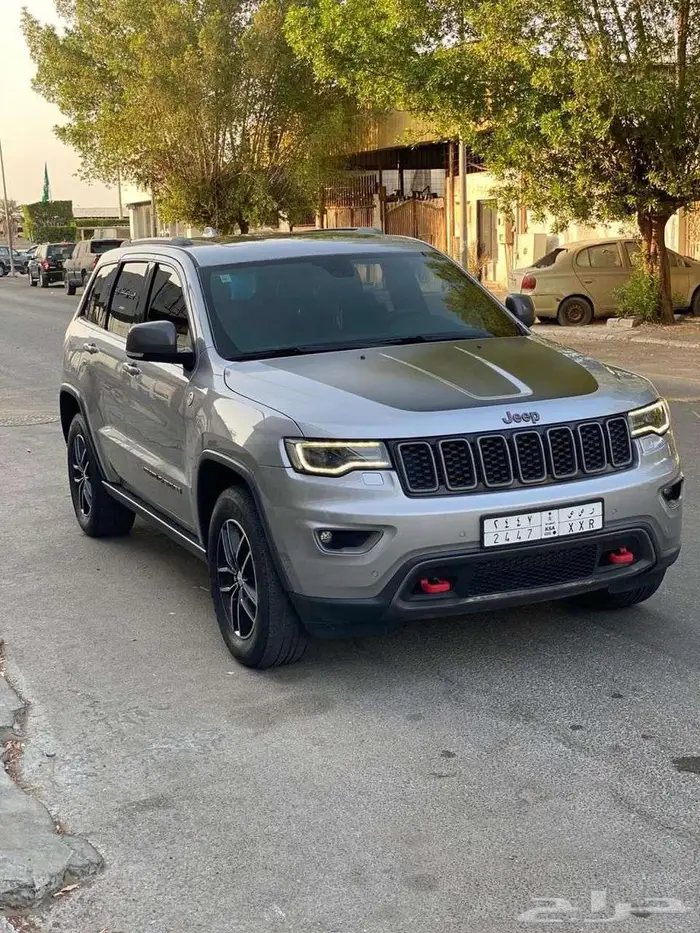 جيب جراند شيروكي تريل هوك2017 بانوراما فل كامل للبيع 11