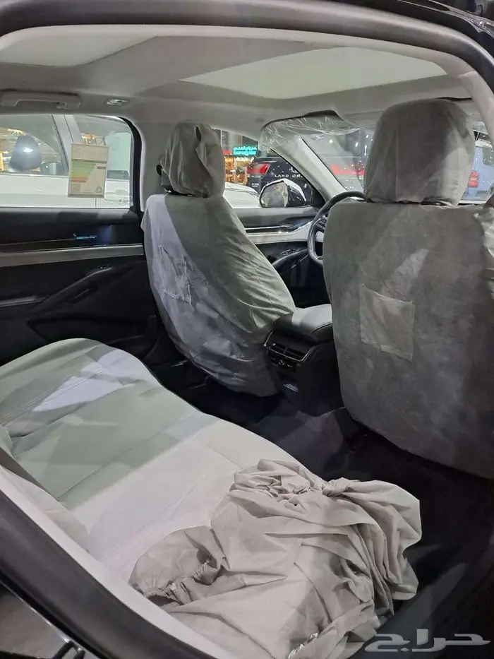 تويوتا كامري LE بنزين 2025 ( متوفر ألوان ) 9