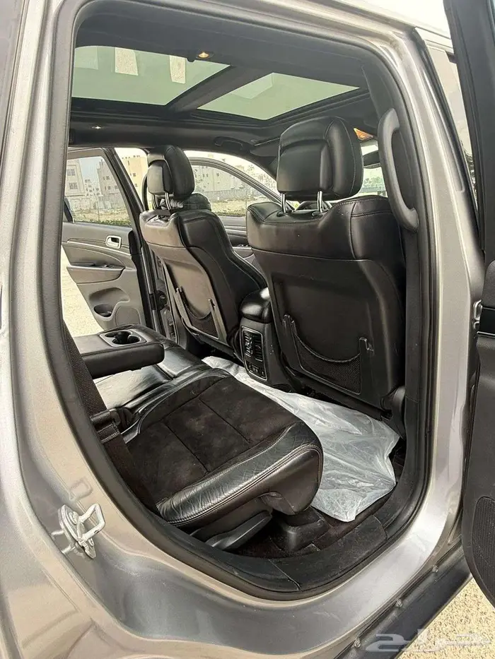 جيب جراند شيروكي تريل هوك2017 بانوراما فل كامل للبيع 38