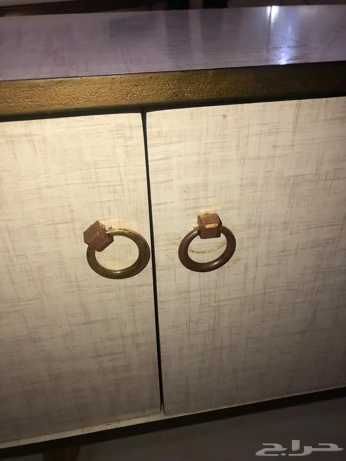 للبيع طقم طاولات   بلازما تلفزيون   شجر ديكور 5