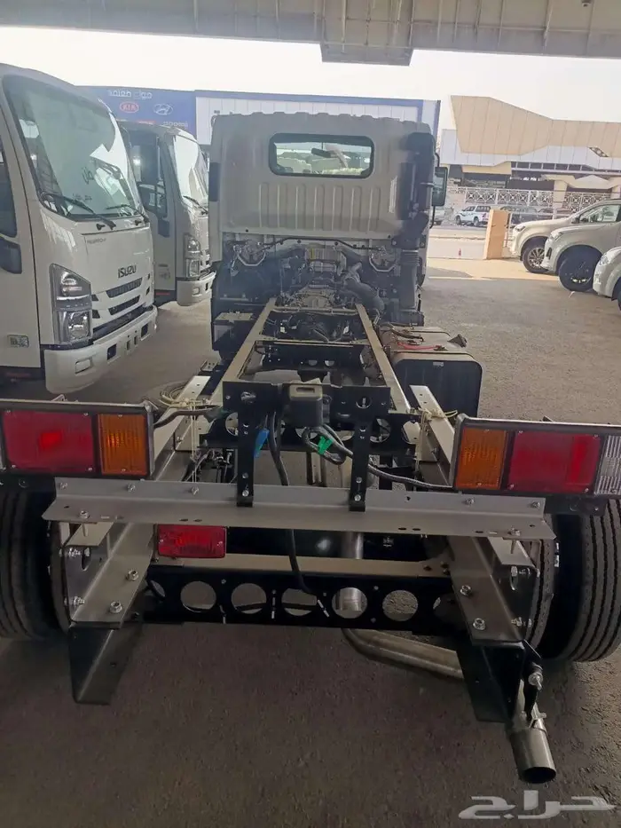 ايسوزو دينا 5 طن طول 5.67 م يابانى 0