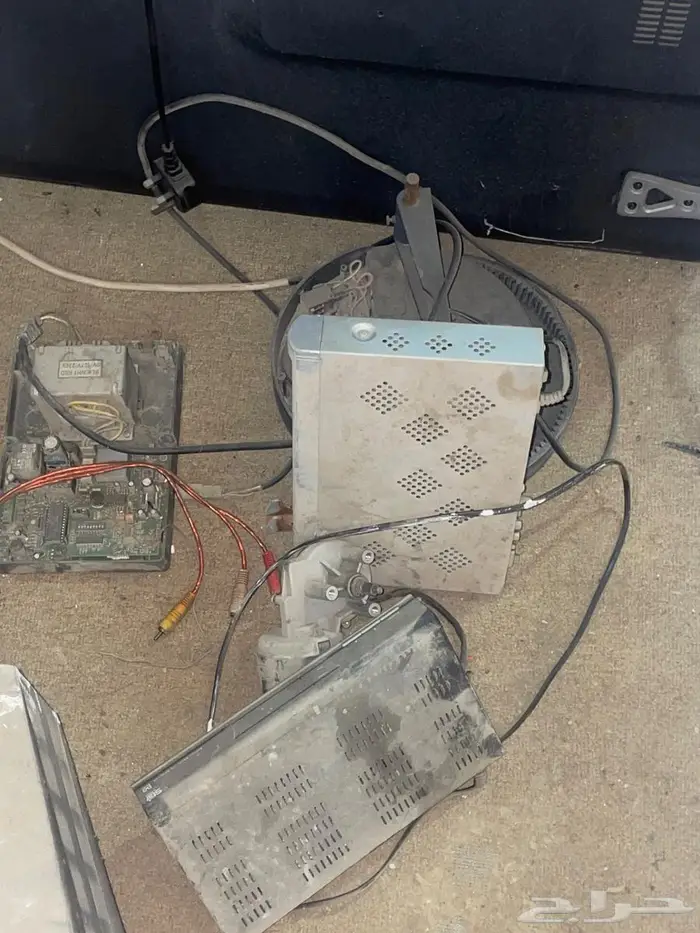 تلفزيونات ورسيفرات سكراب للبيع 3