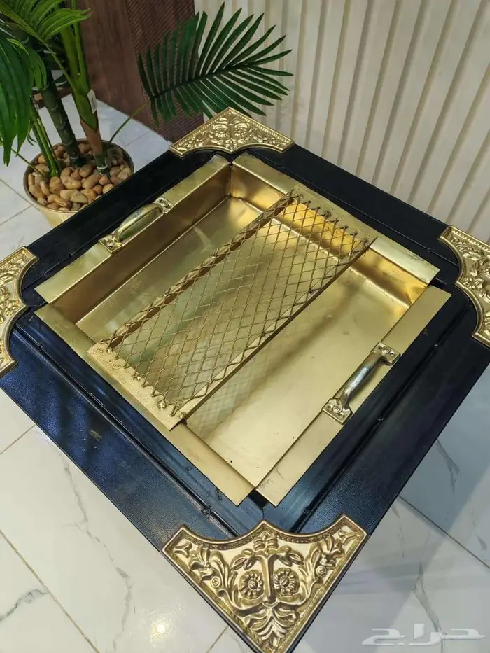 منقل حطب مربع منقوش اسود بذهبي 58 58 سم 190 ريال 13