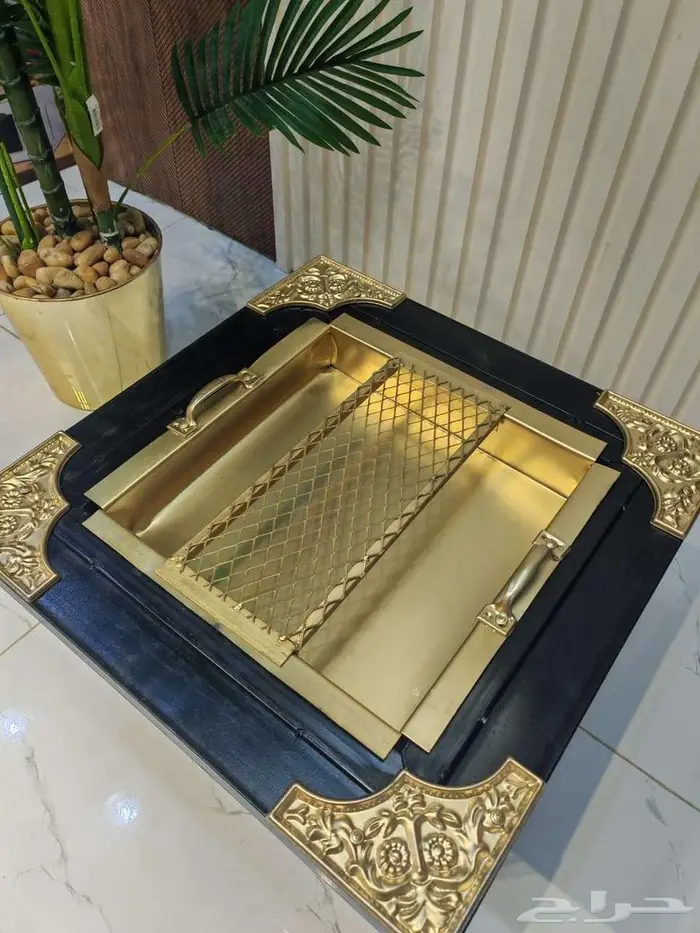منقل حطب مربع منقوش اسود بذهبي 58 58 سم 190 ريال 9