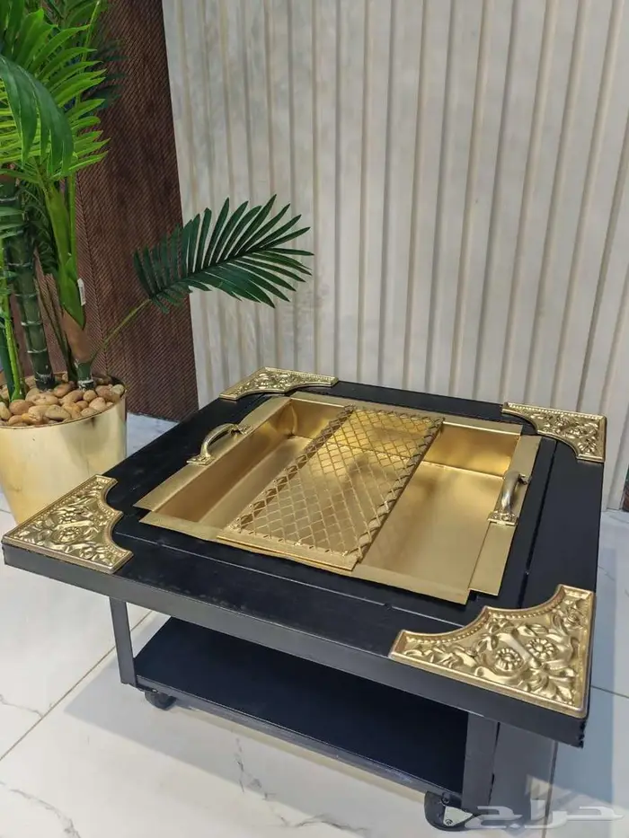 منقل حطب مربع منقوش اسود بذهبي 58 58 سم 190 ريال 12