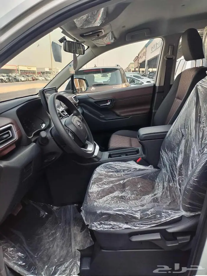 تويوتا انوفا 2026 بنزين GL 2.0 عبداللطيف جميل 7