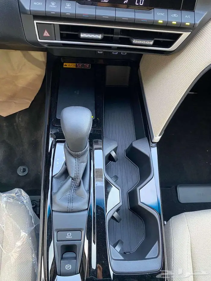 تويوتا كامري (LE) اصفار 2025 4 سلندر 2500 سي سي 26