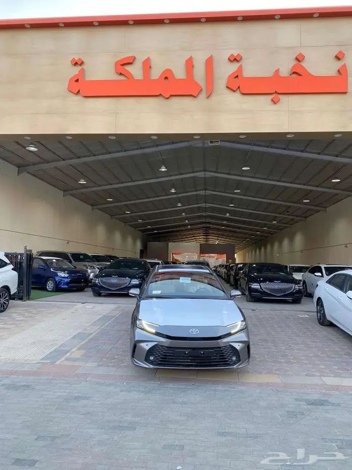 تويوتا كامري (LE) اصفار 2025 4 سلندر 2500 سي سي 1