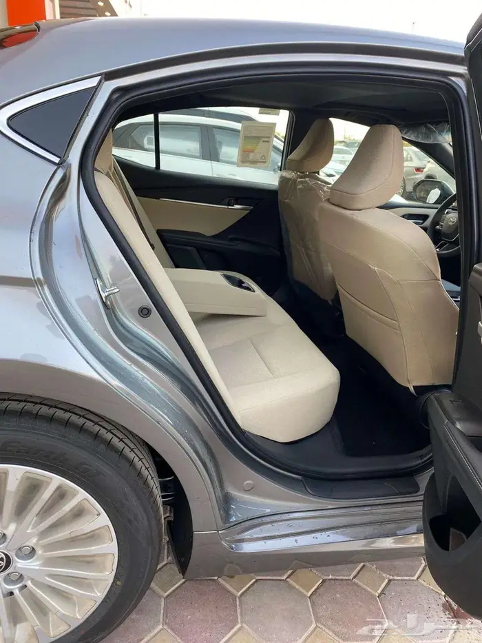 تويوتا كامري (LE) اصفار 2025 4 سلندر 2500 سي سي 24