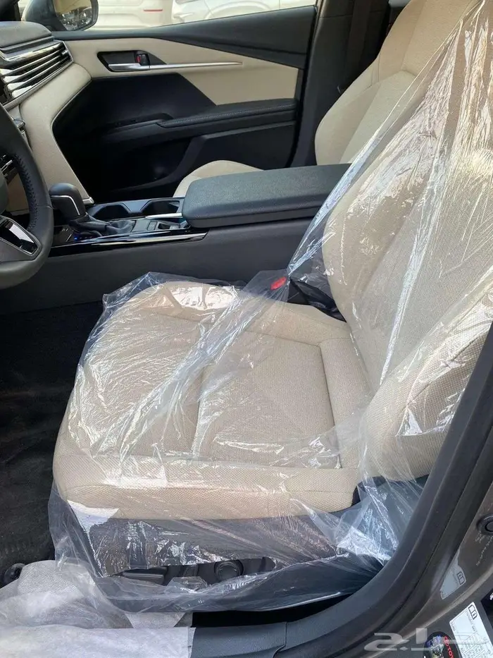 تويوتا كامري (LE) اصفار 2025 4 سلندر 2500 سي سي 28