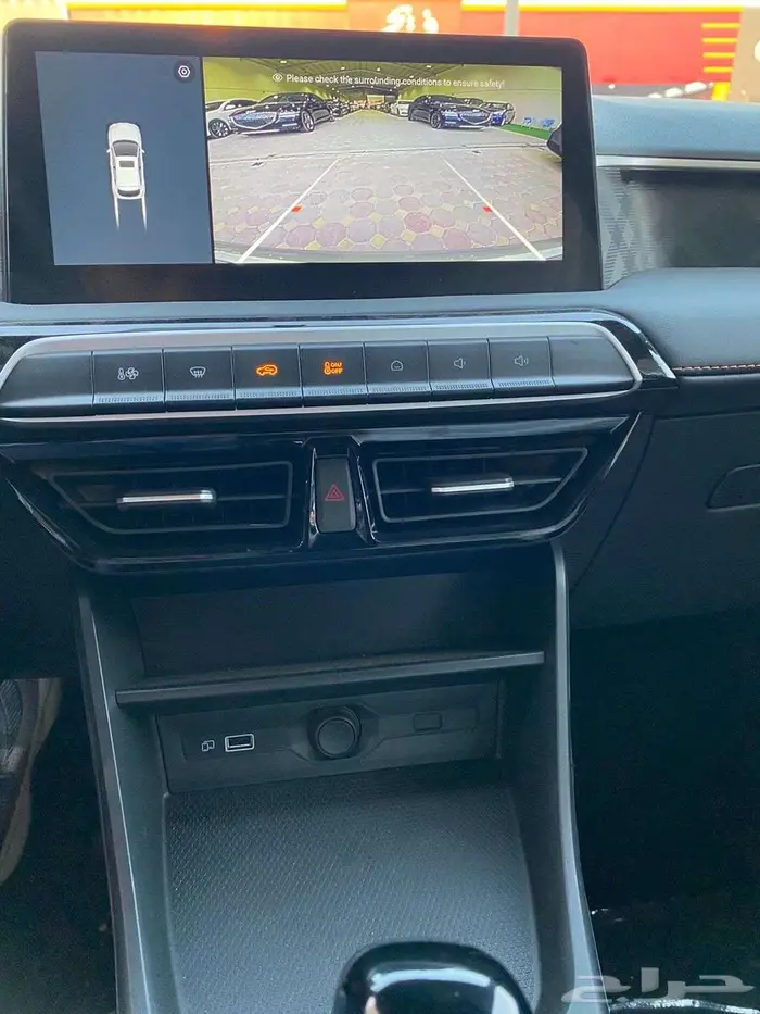 ام جي (3) 2025 اصفار سعودي 4 سلندر كاميرا شاشة 18