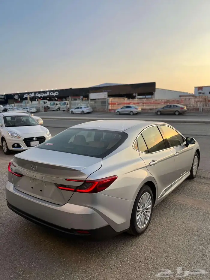 كامري E بنزين و LE بنزين وهايبرد 2025 كاش و اقساط 3