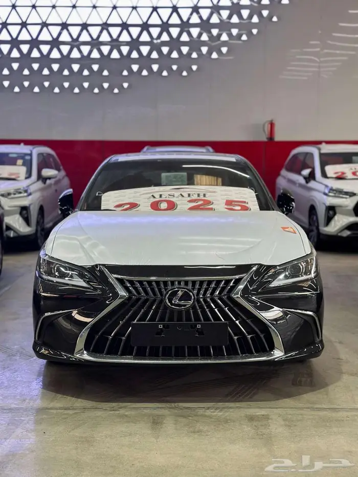 لكزس ES 300 AH 2025 1