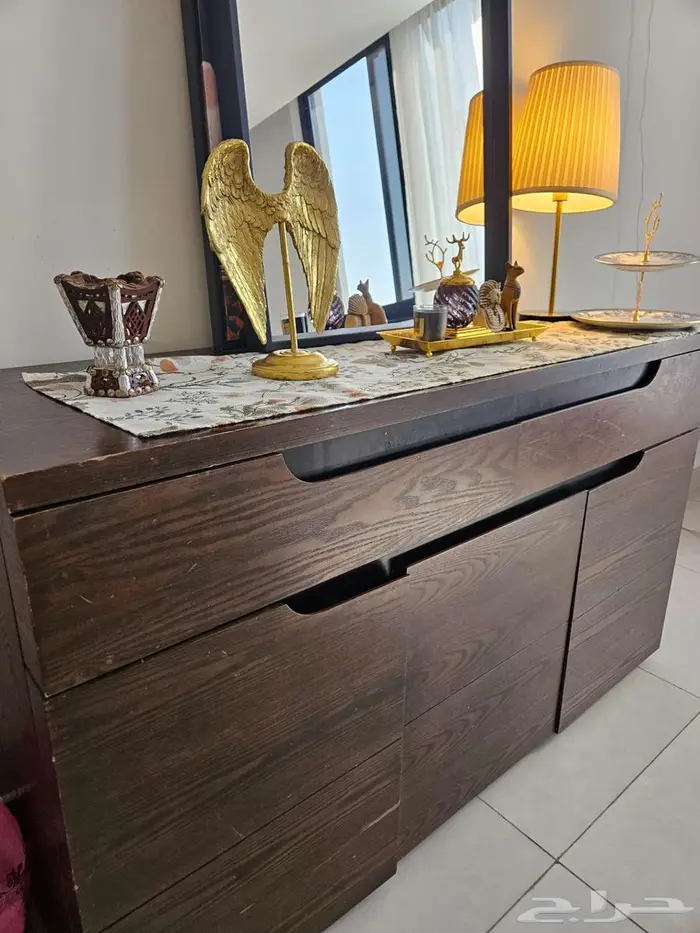 طاولة طعام بحالة جيدة جدا 4