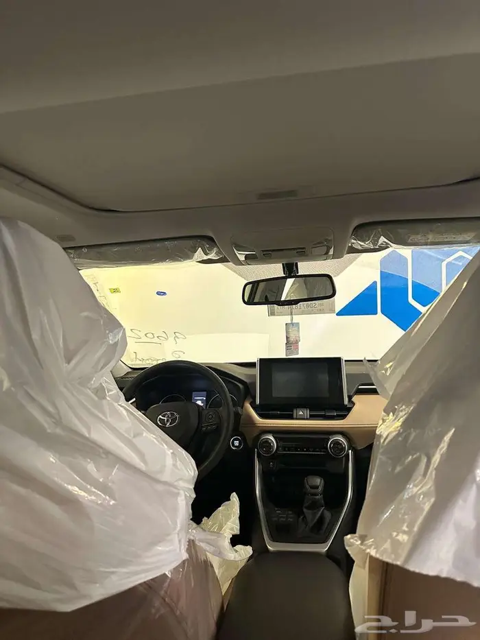 تويوتا RAV4 XLE 4X4 2025 4