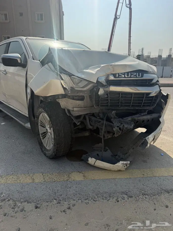 للبيع ايسوزو ديماكس مصدوم 3