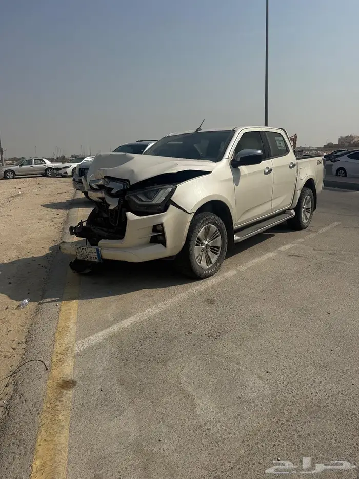 للبيع ايسوزو ديماكس مصدوم 4